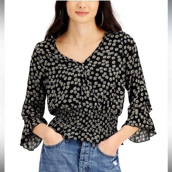 New JUST POLLY Juniors' Smocked-Waist Top Large - Picture 1 of 5